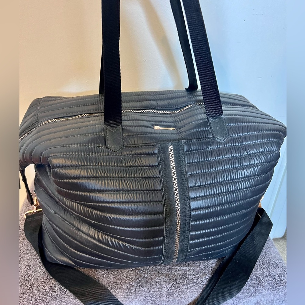 Stella & Dot Crush It Carry On